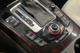 Harmaa Audi A4 2010 kuva 23.