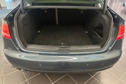 Harmaa Audi A4 2010 kuva 24.