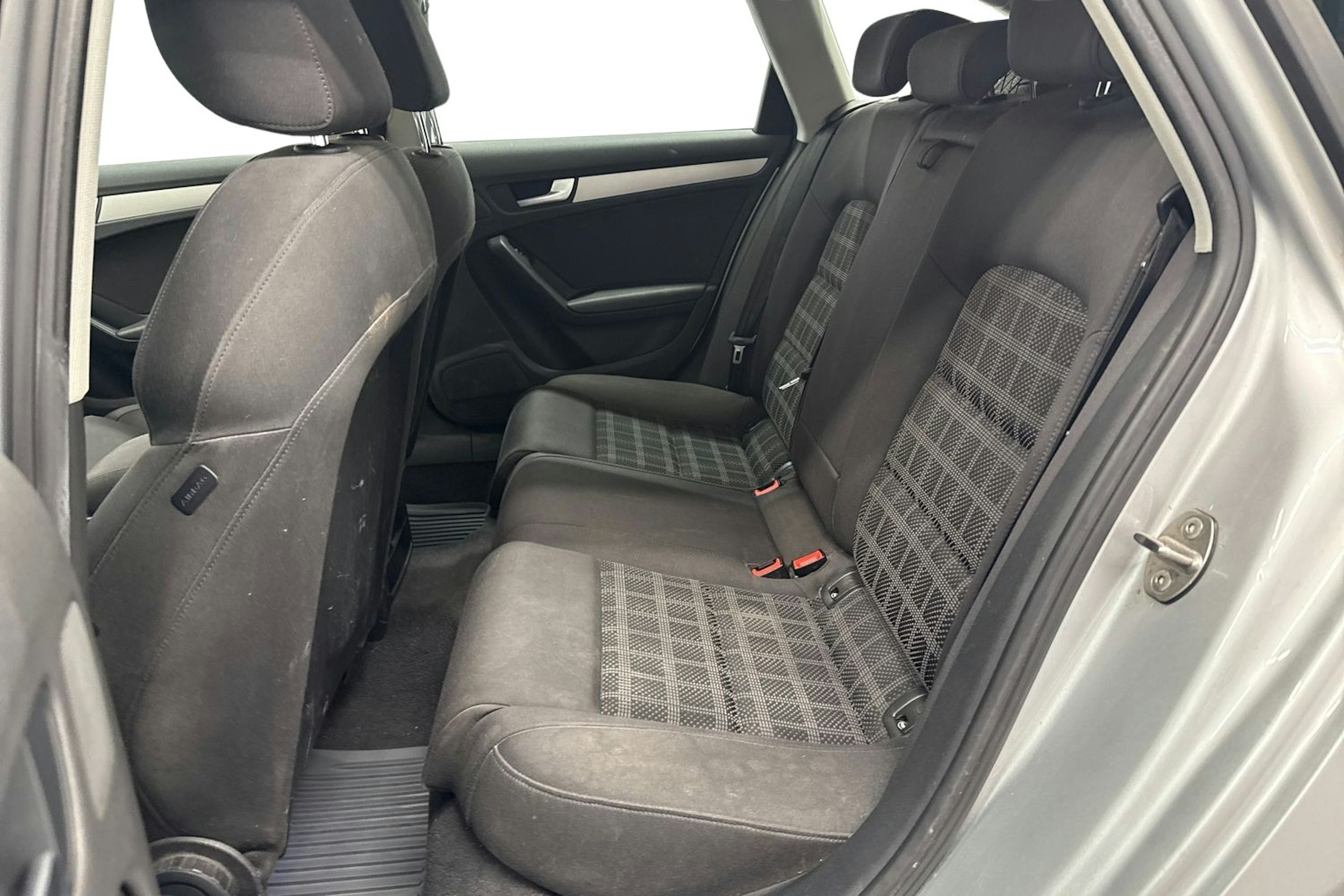 hopea Audi A4 2010 kuva 8.