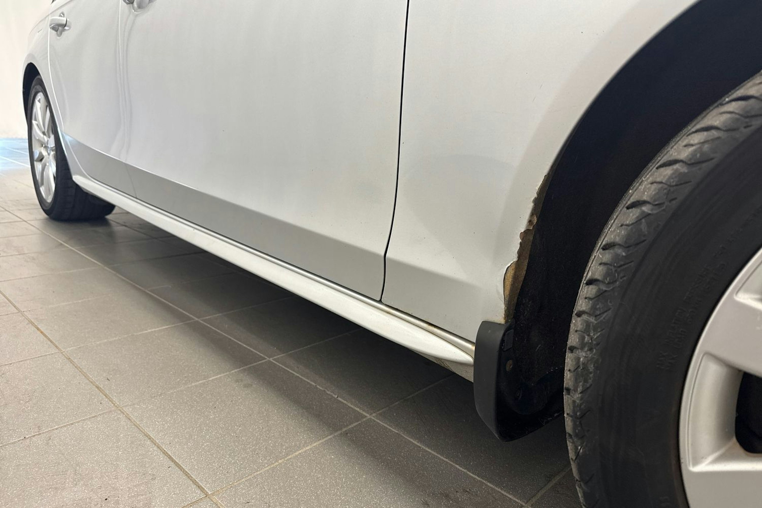 hopea Audi A4 2010 kuva 16.