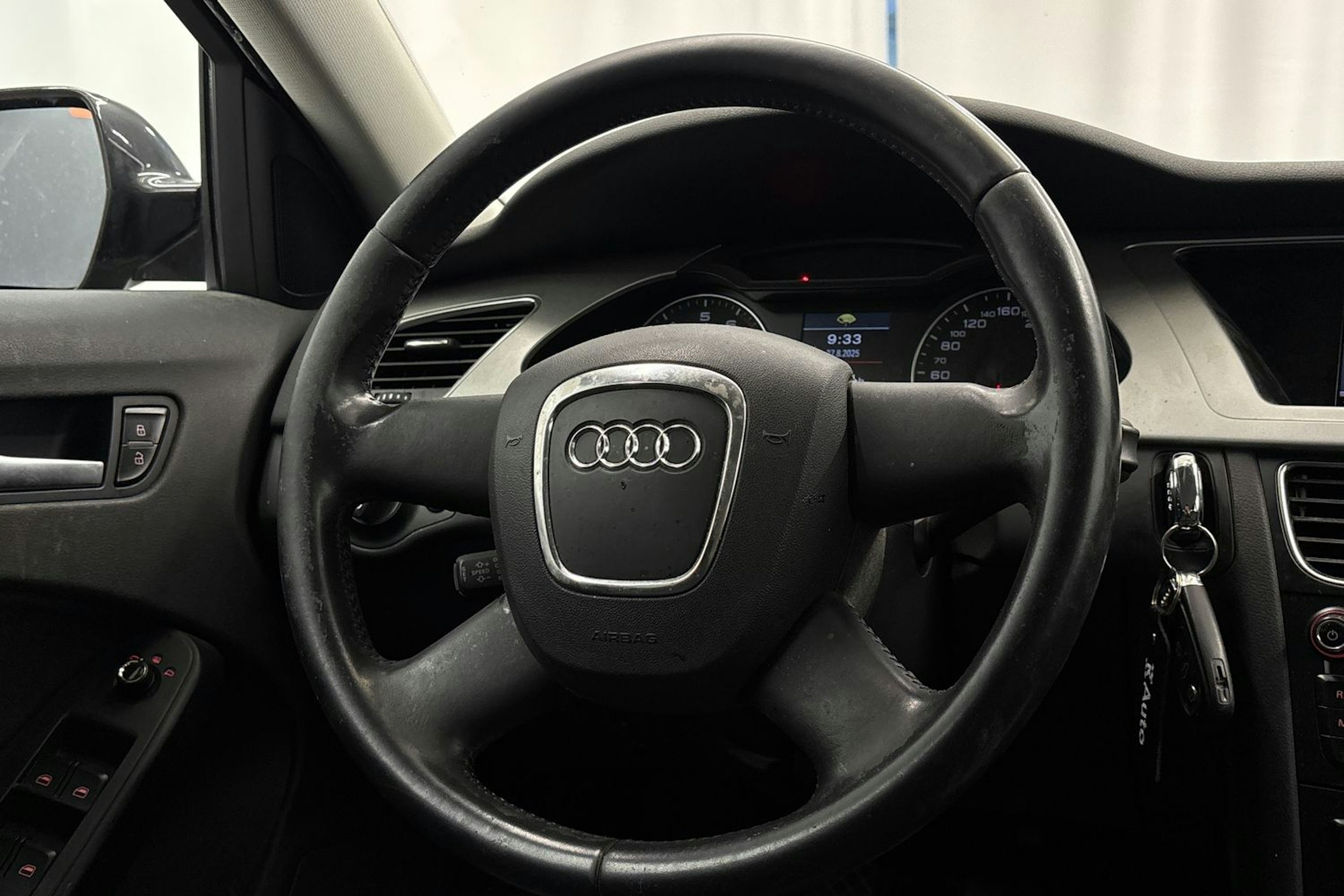 harmaa Audi A4 2010 kuva 12.