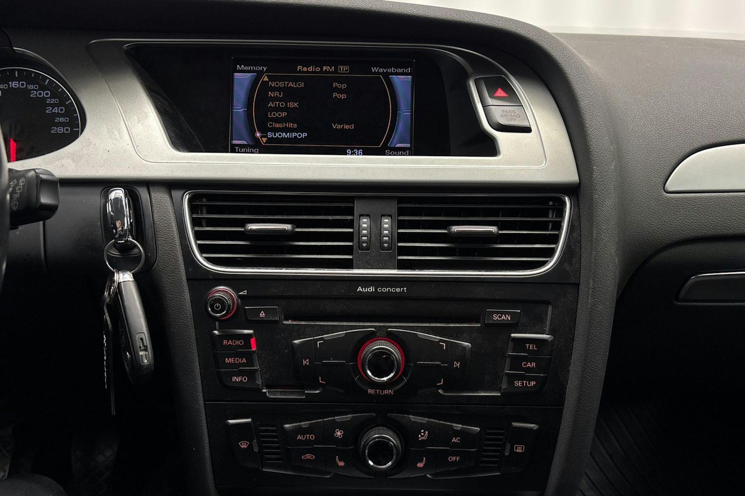 harmaa Audi A4 2010 kuva 15.