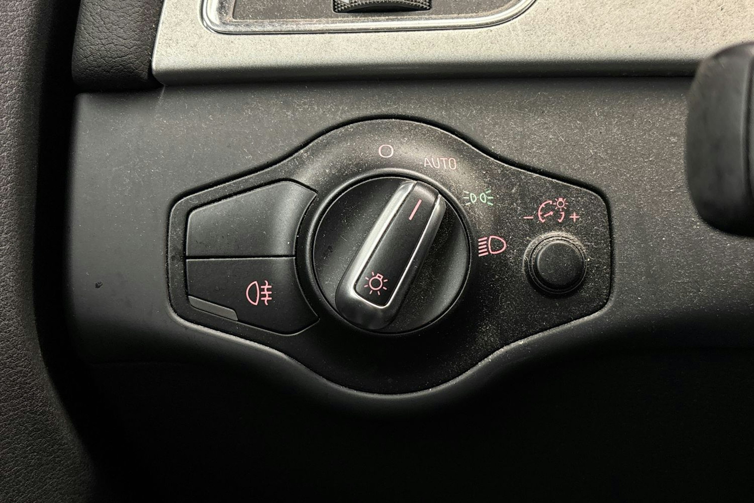 harmaa Audi A4 2010 kuva 17.