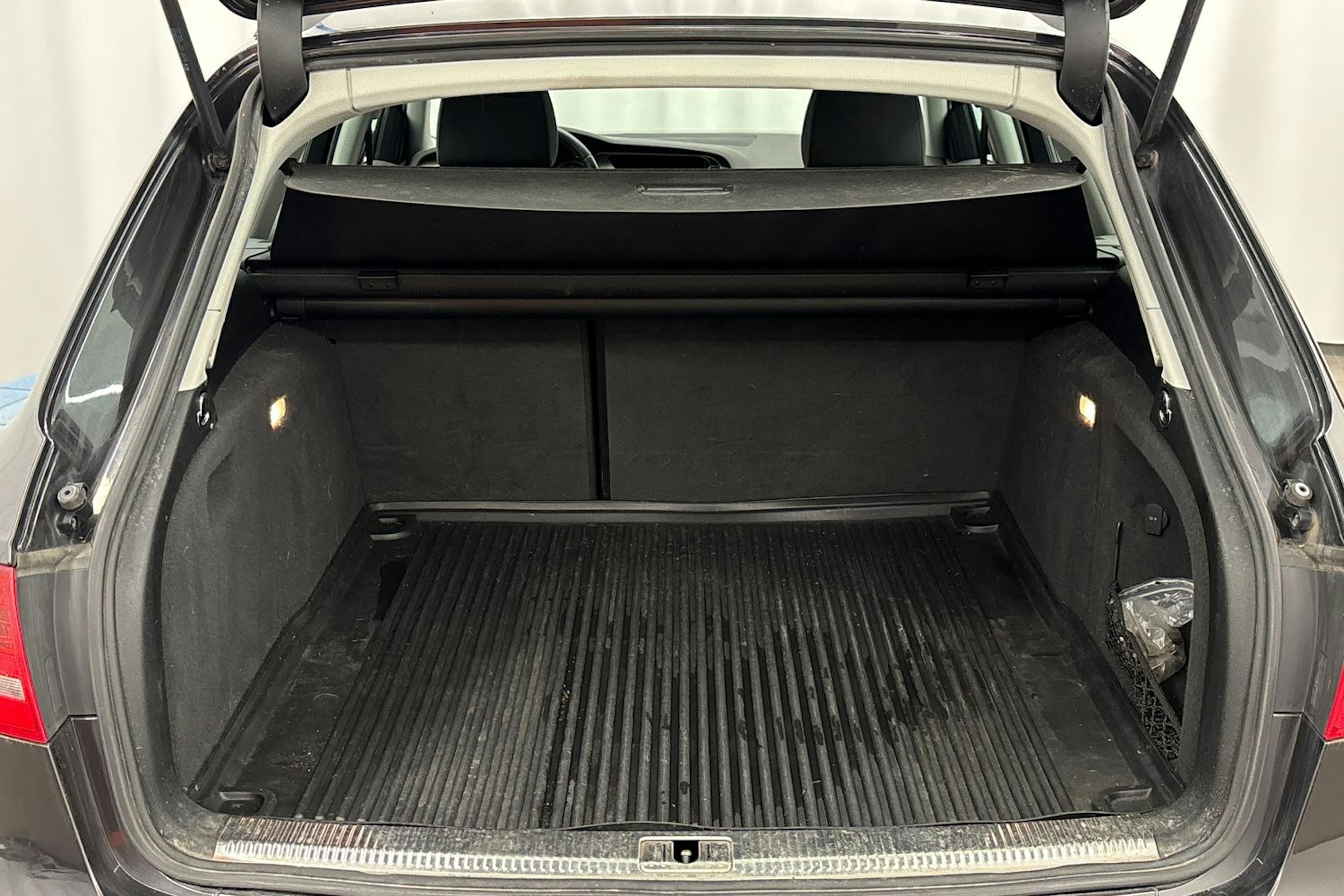 harmaa Audi A4 2010 kuva 20.