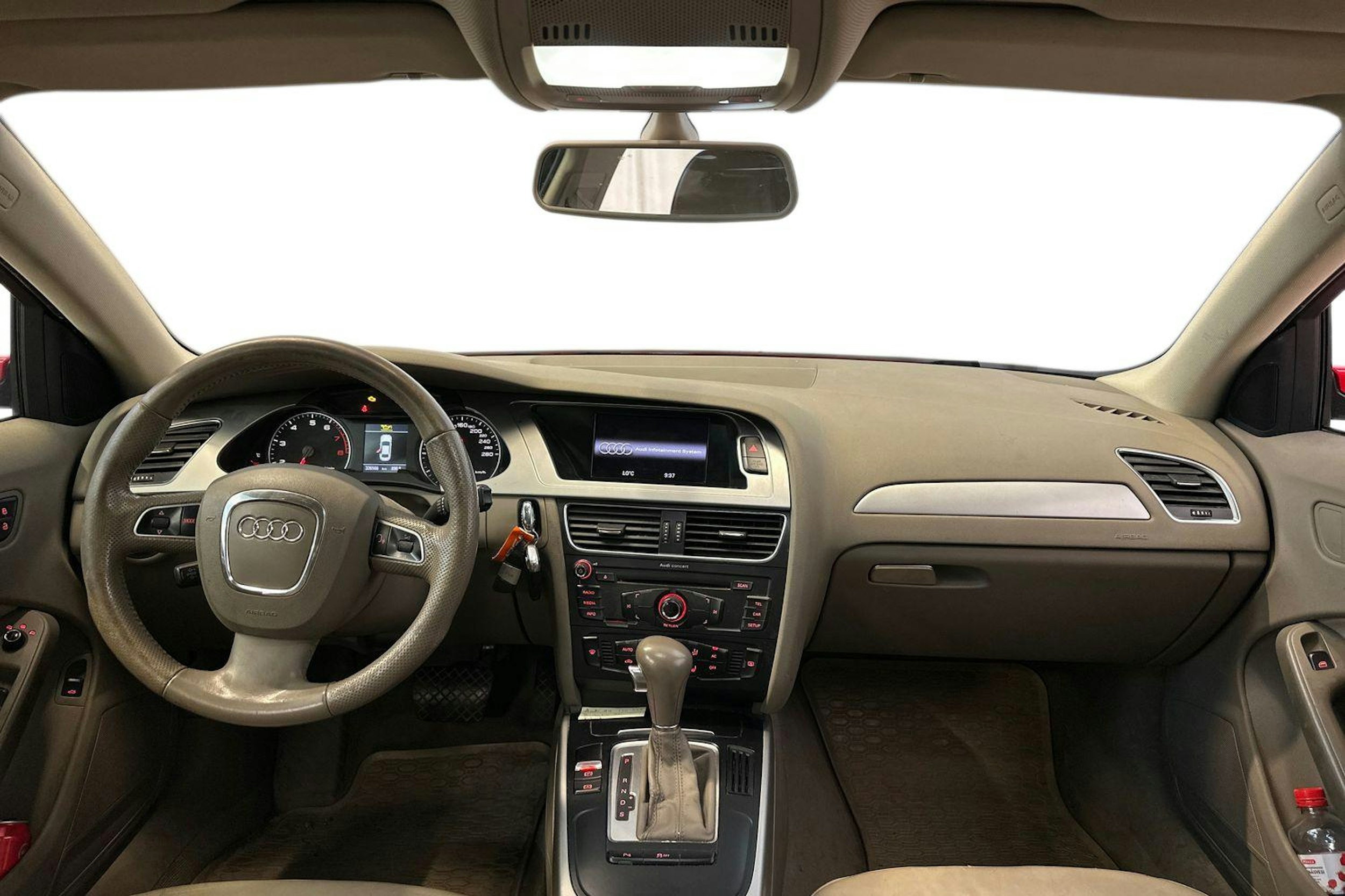 Punainen Audi A4 2010 kuva 7.