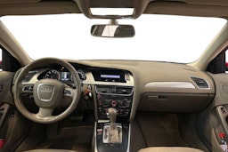 Punainen Audi A4 2010 kuva 7.