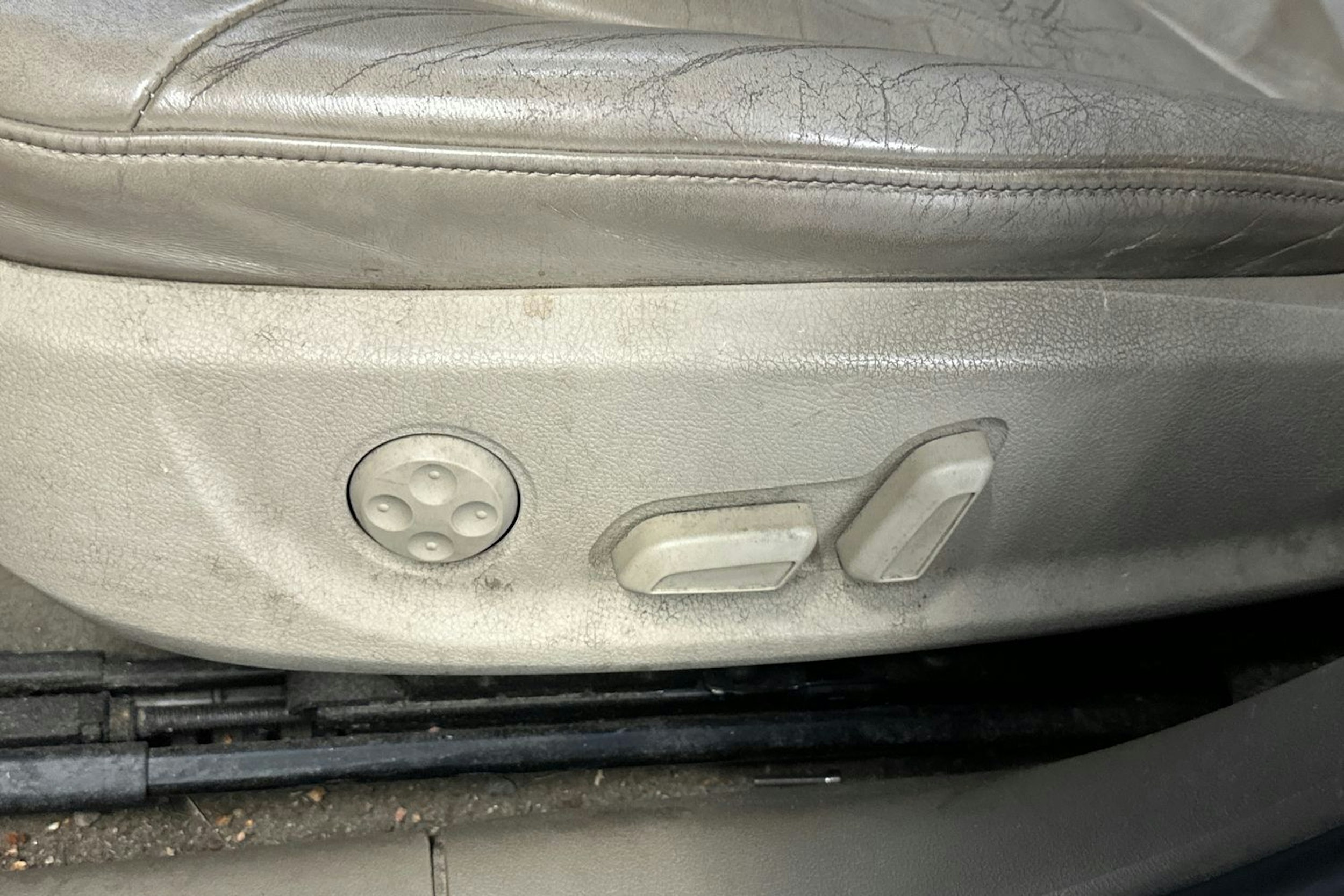 Punainen Audi A4 2010 kuva 14.
