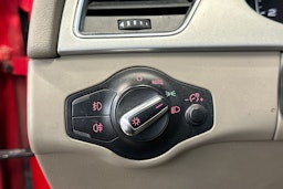 Punainen Audi A4 2010 kuva 15.