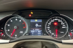 Punainen Audi A4 2010 kuva 19.