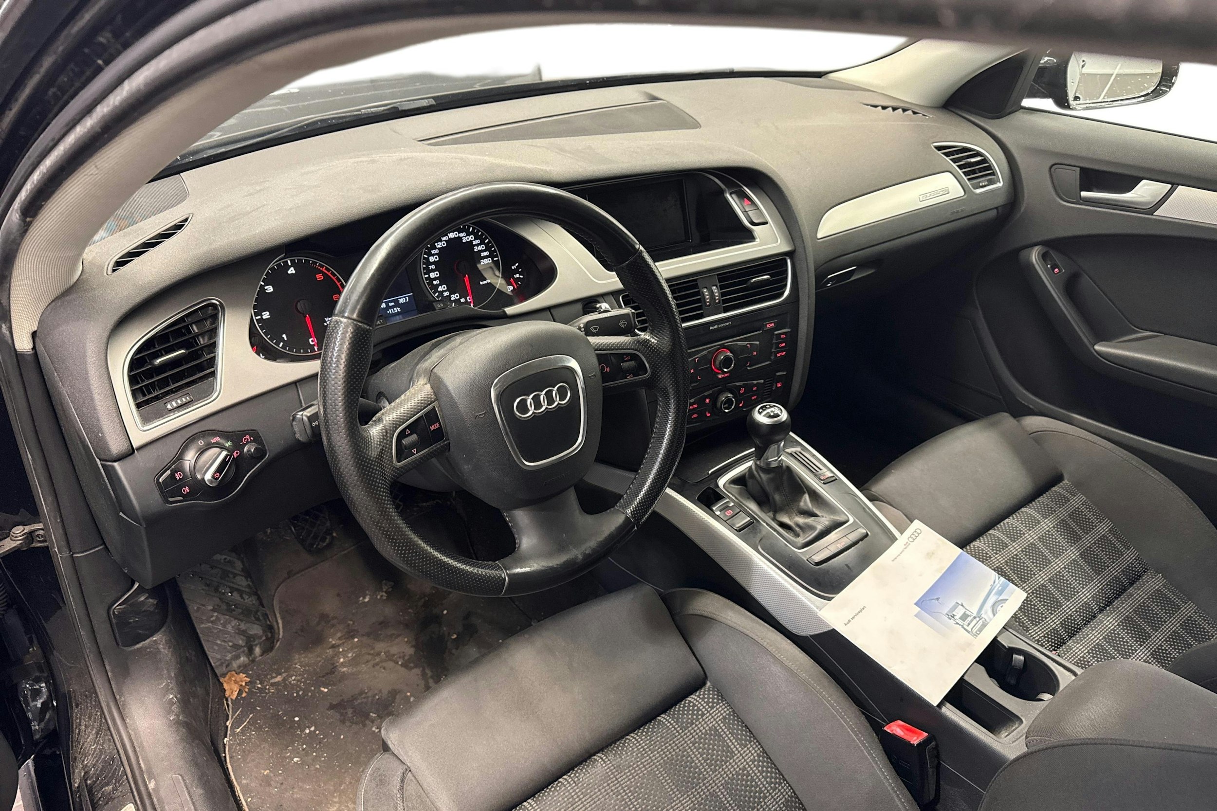 musta Audi A4 2010 kuva 6.