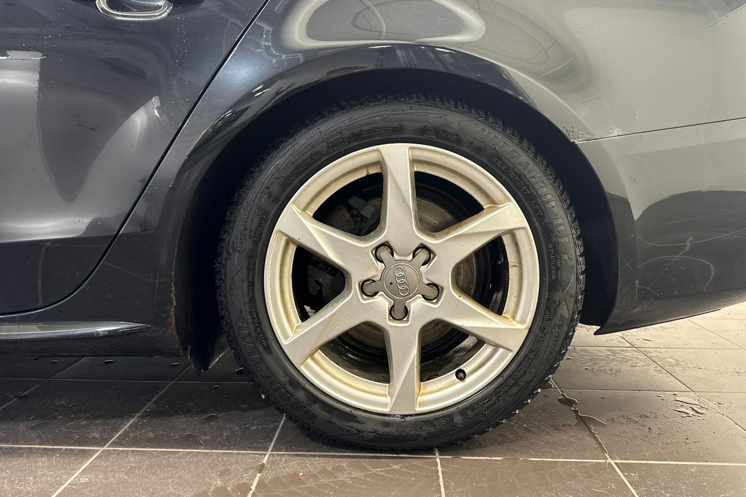 musta Audi A4 2010 kuva 10.