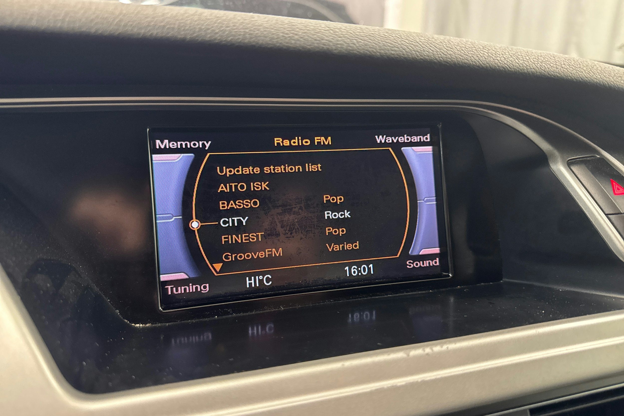 musta Audi A4 2010 kuva 12.