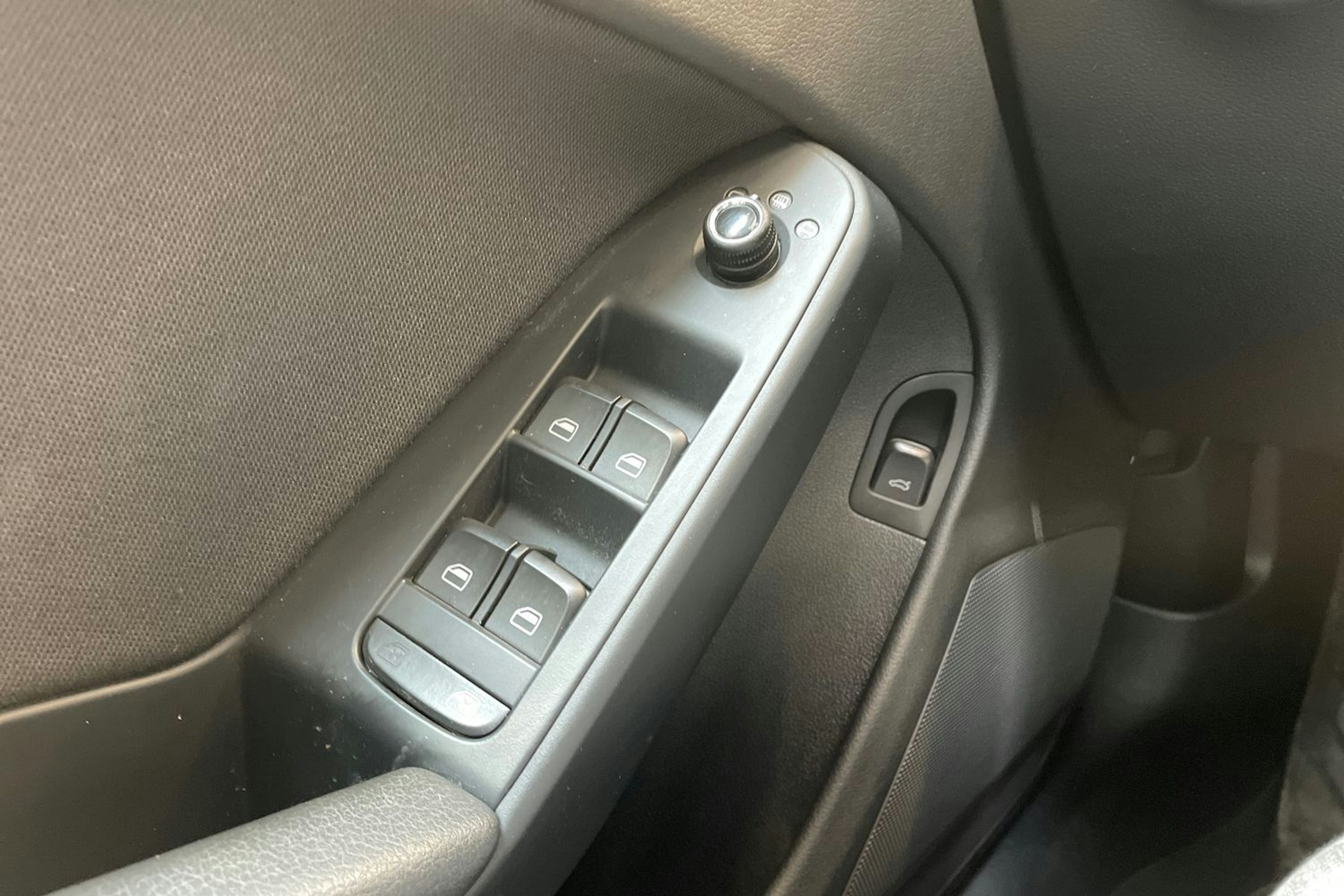 musta Audi A4 2010 kuva 17.