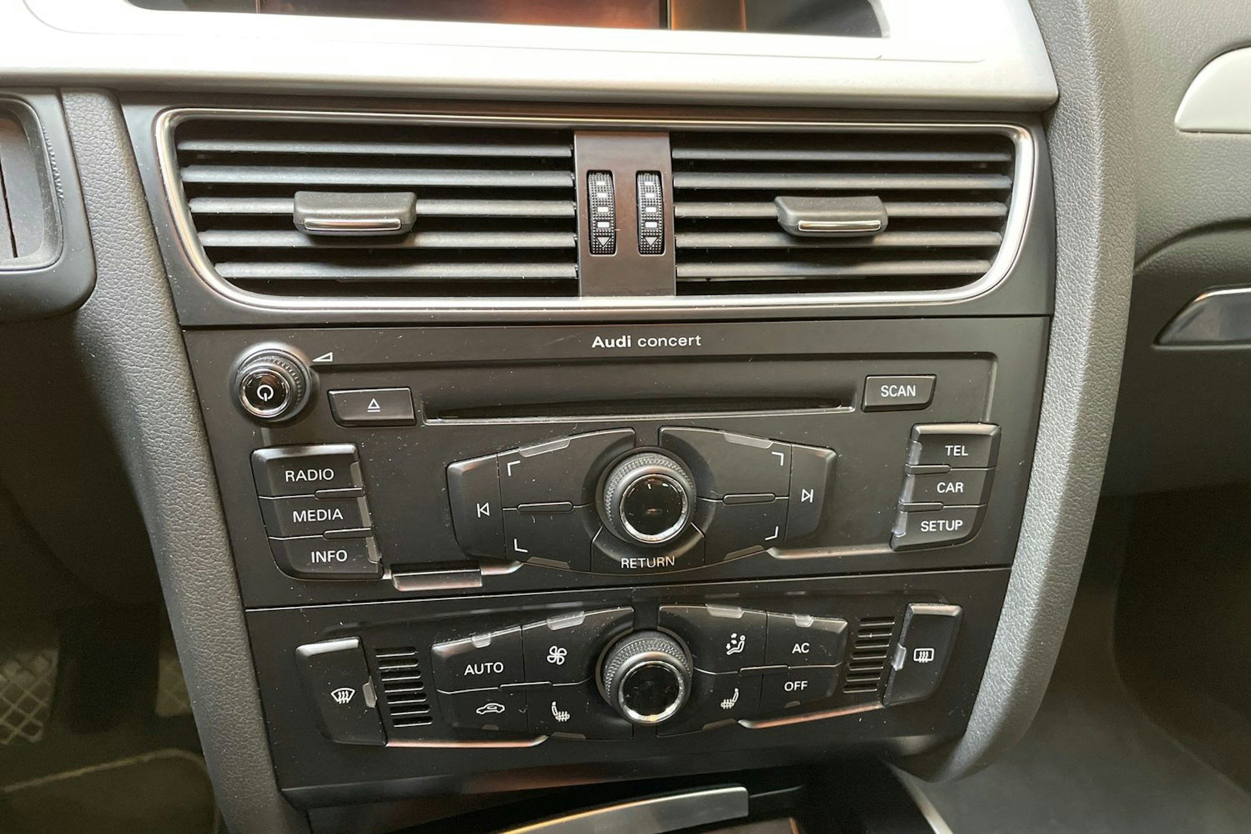 musta Audi A4 2010 kuva 20.