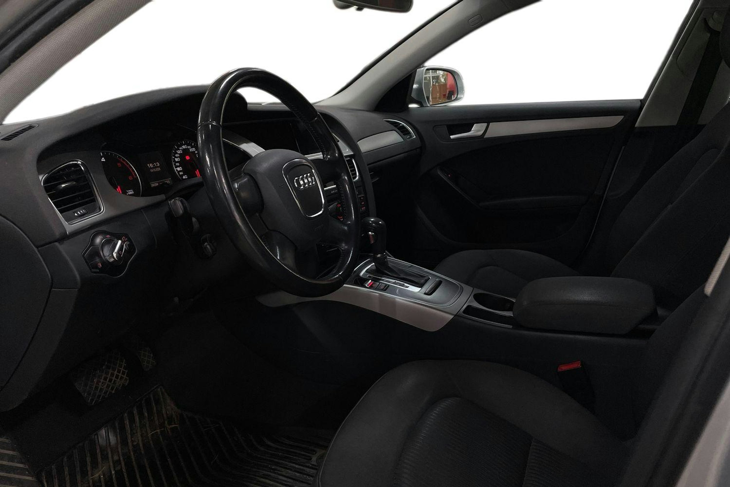 Hopea Audi A4 2010 kuva 3.