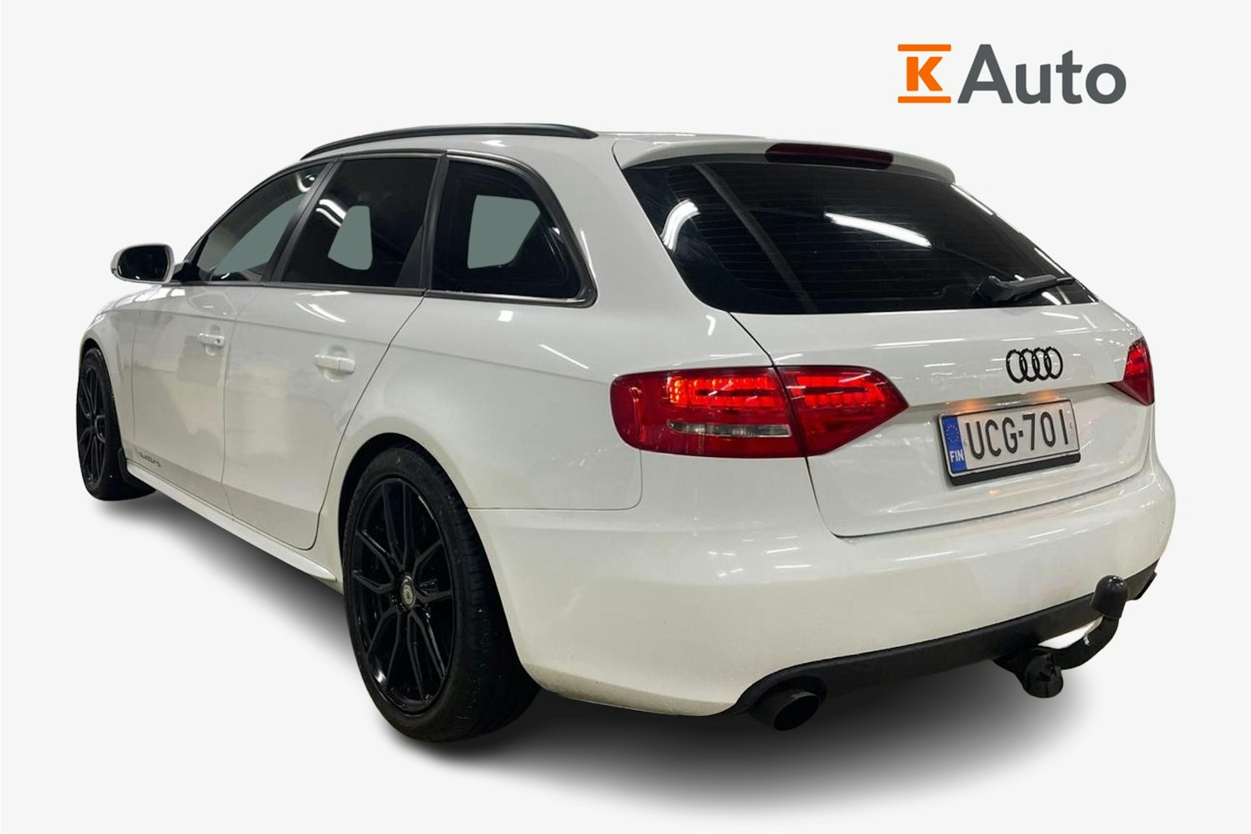 Valkoinen Audi A4 2010 kuva 2.