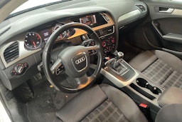 Valkoinen Audi A4 2010 kuva 3.