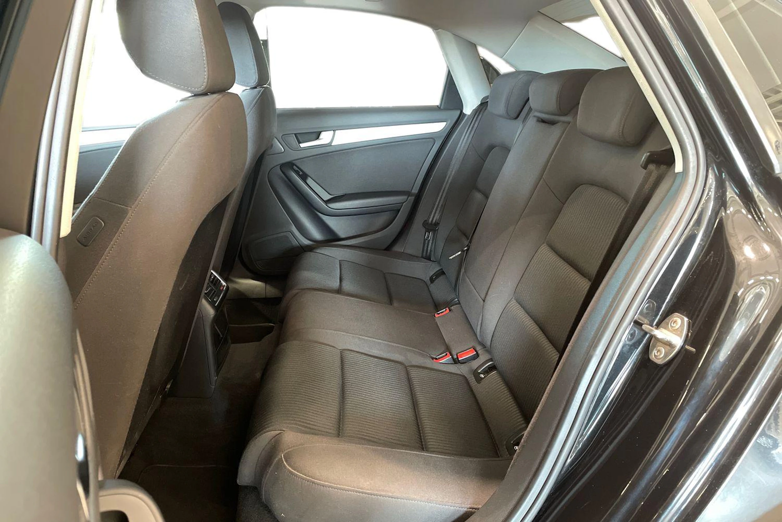 musta Audi A4 2010 kuva 8.