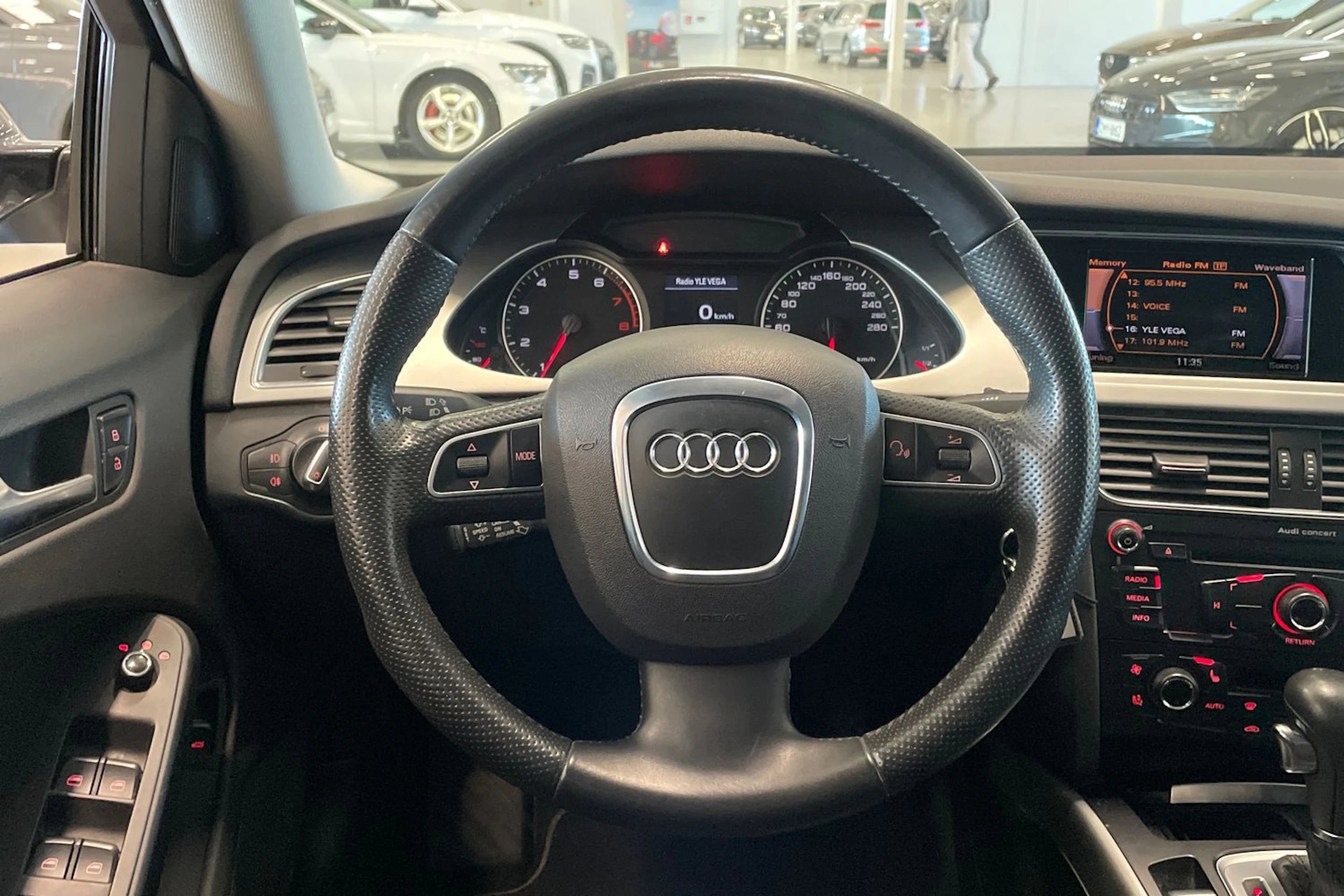 musta Audi A4 2010 kuva 12.