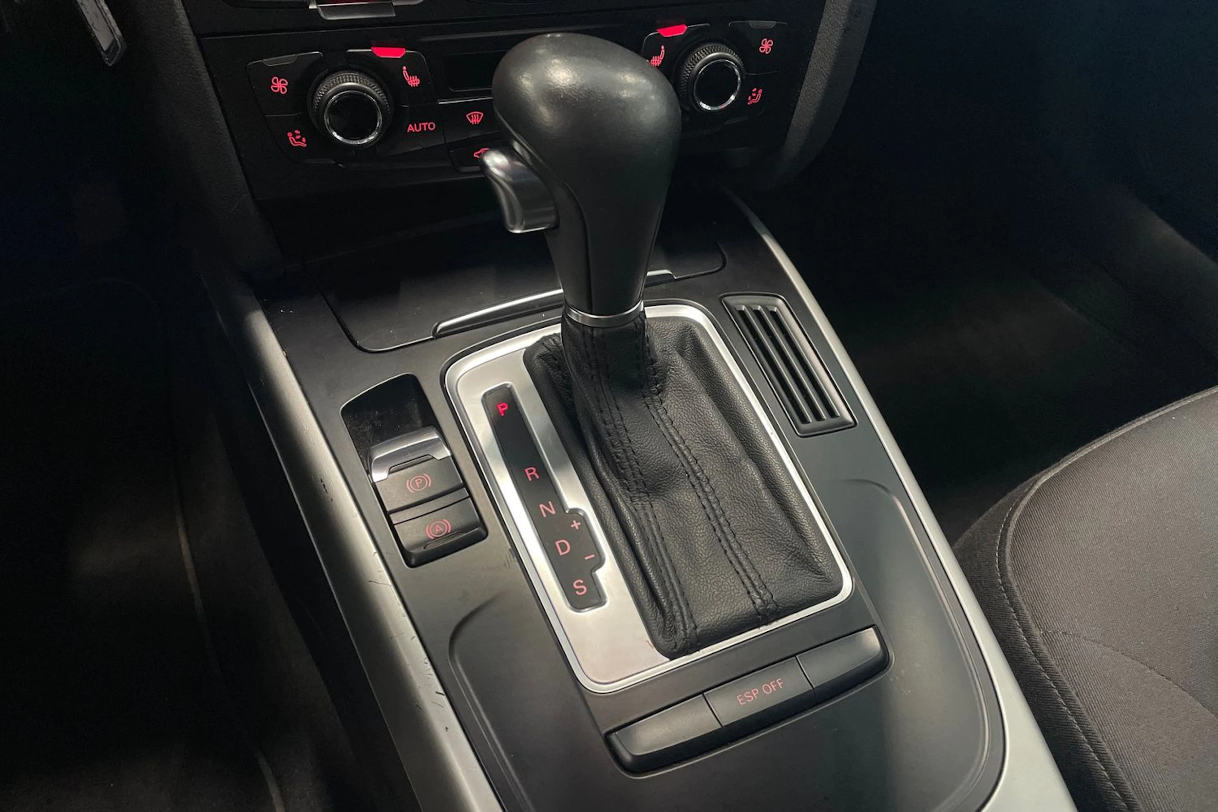 musta Audi A4 2010 kuva 22.