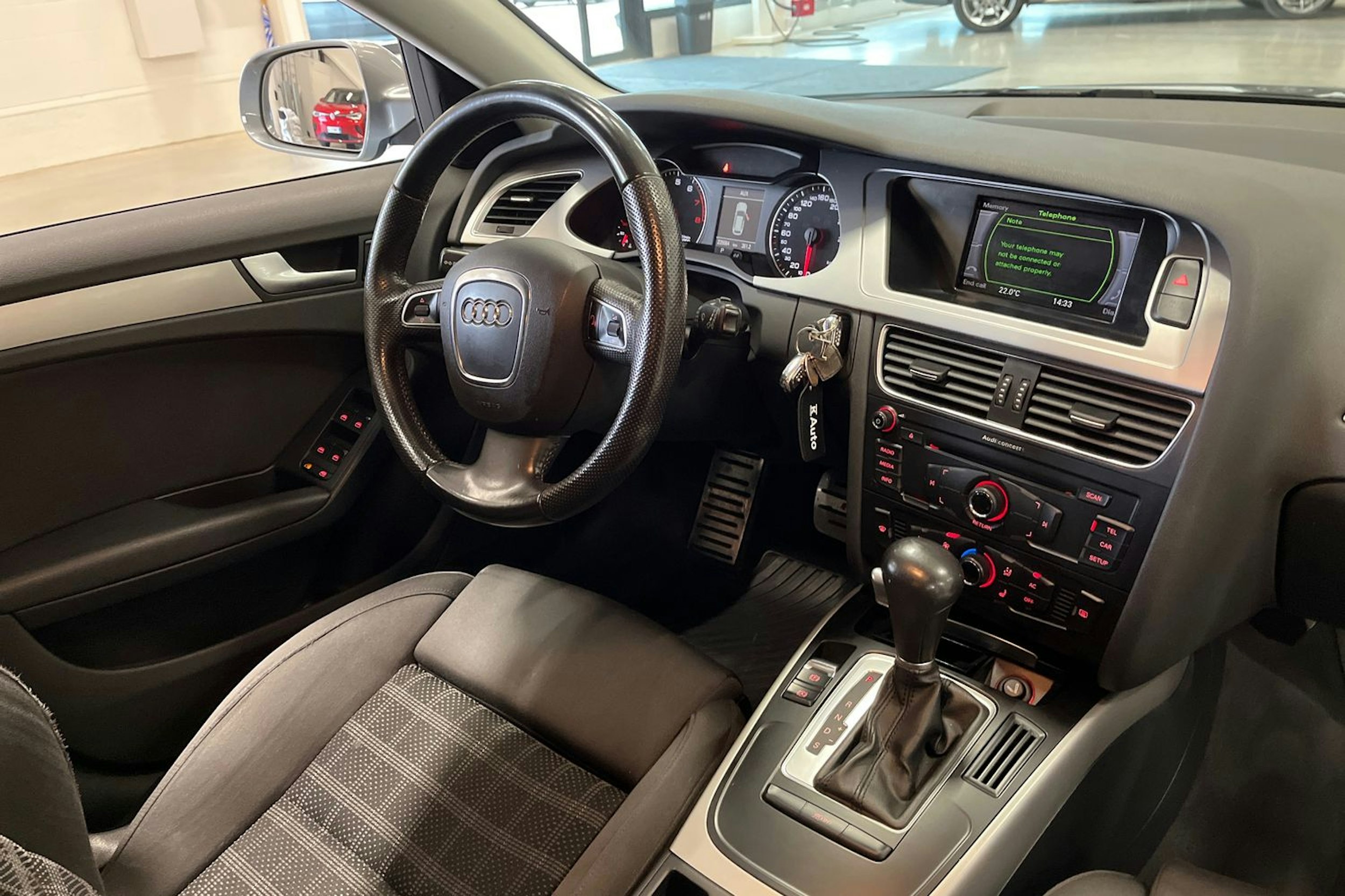 harmaa Audi A4 2010 kuva 16.