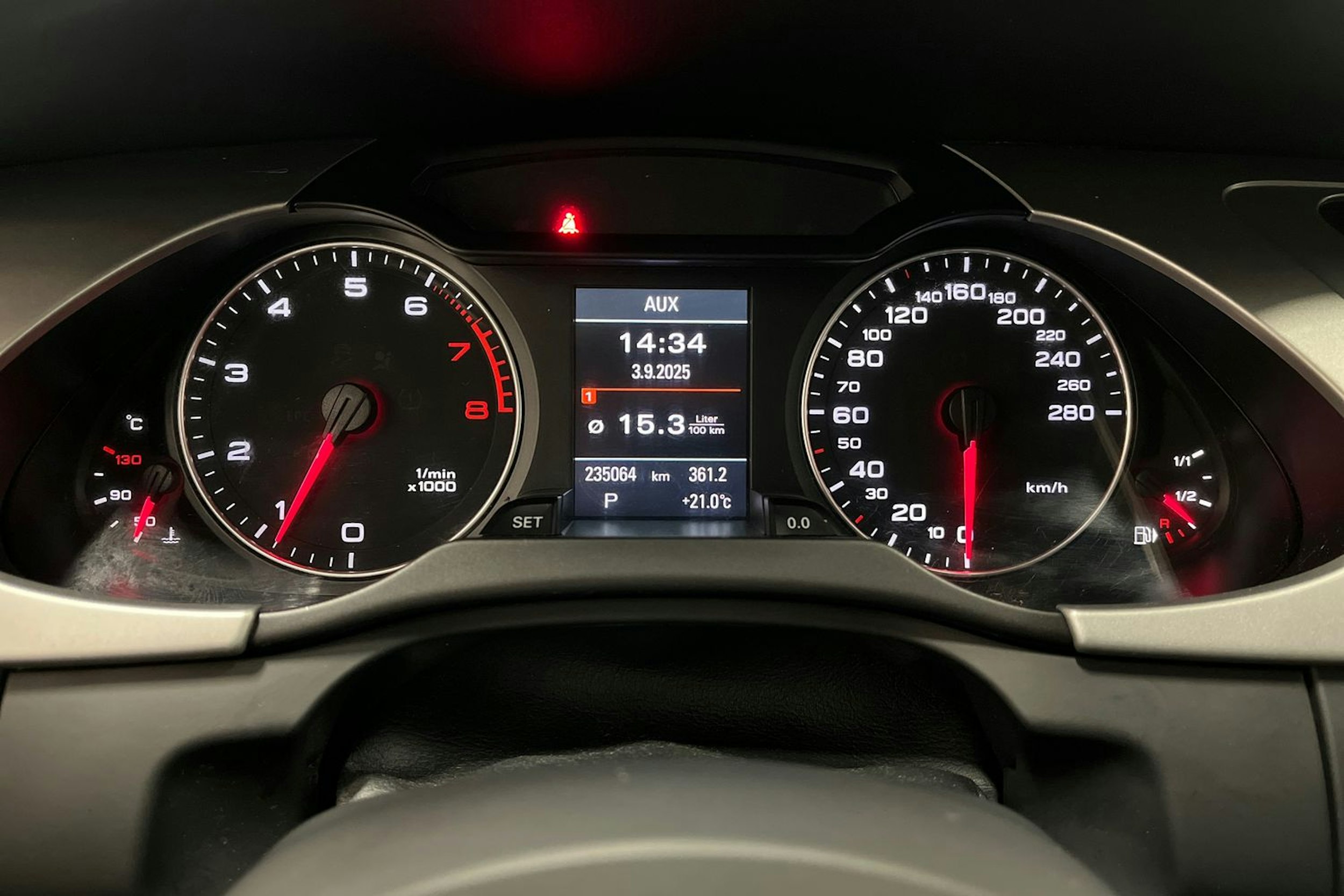 harmaa Audi A4 2010 kuva 18.