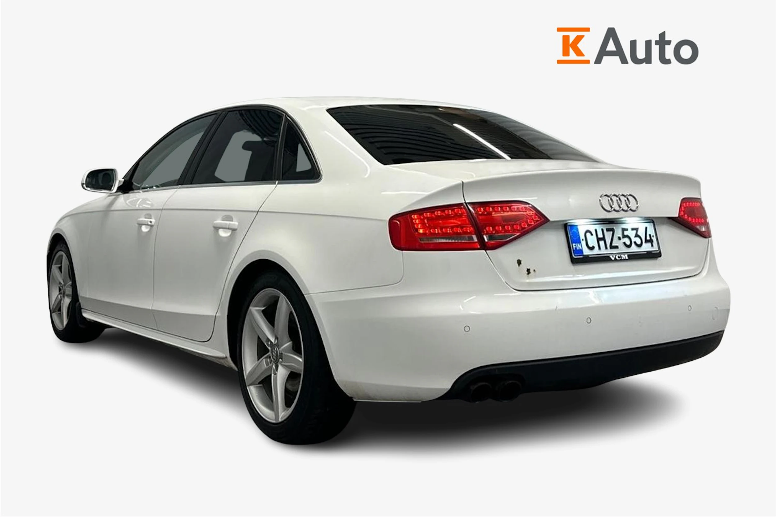 valkoinen Audi A4 2011 kuva 5.