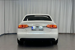 valkoinen Audi A4 2011 kuva 6.