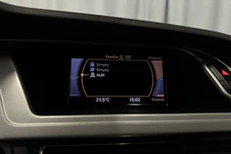 valkoinen Audi A4 2011 kuva 26.