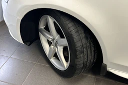 valkoinen Audi A4 2011 kuva 28.