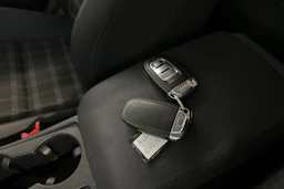 valkoinen Audi A4 2011 kuva 30.