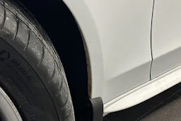 valkoinen Audi A4 2011 kuva 40.