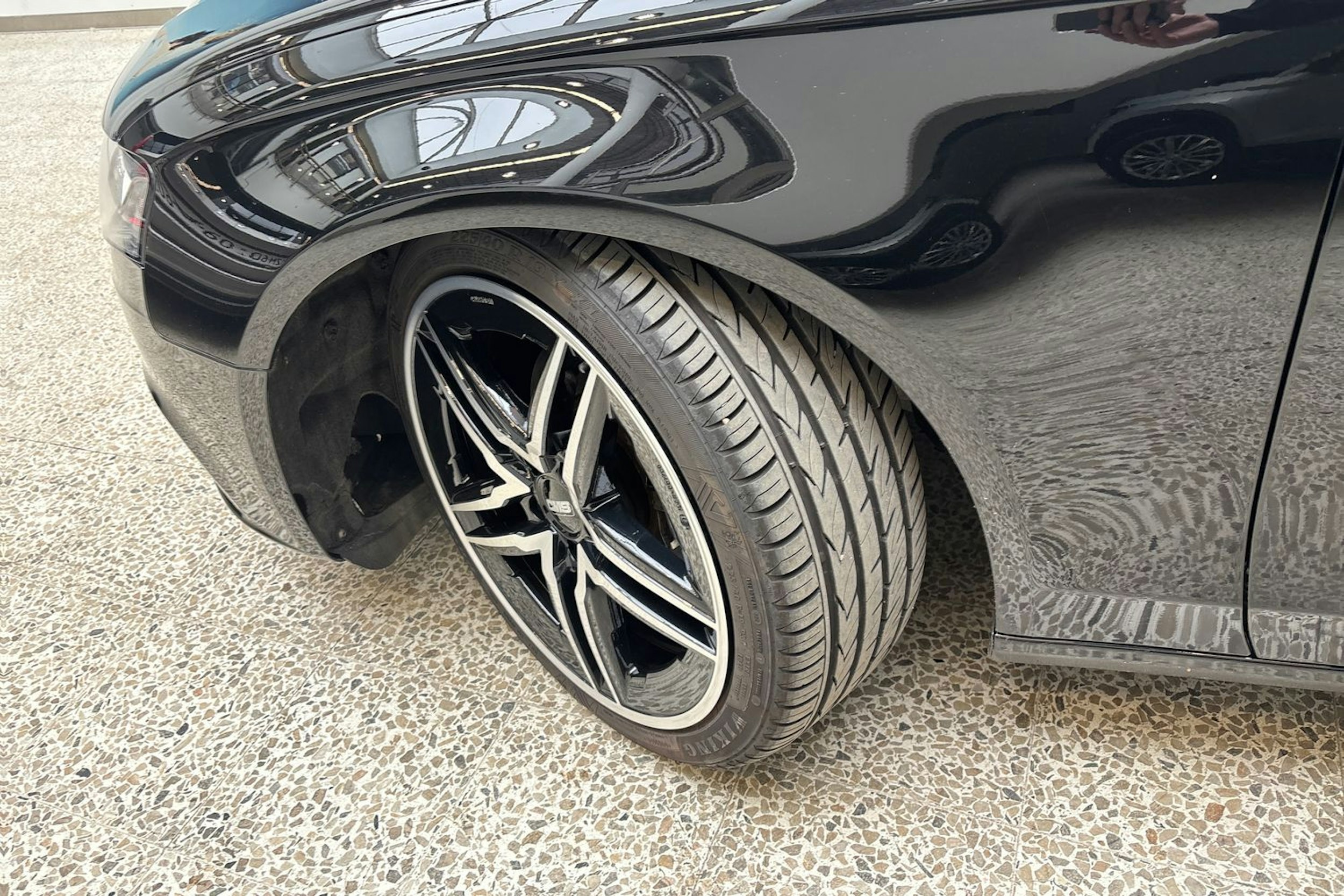musta Audi A4 2011 kuva 13.