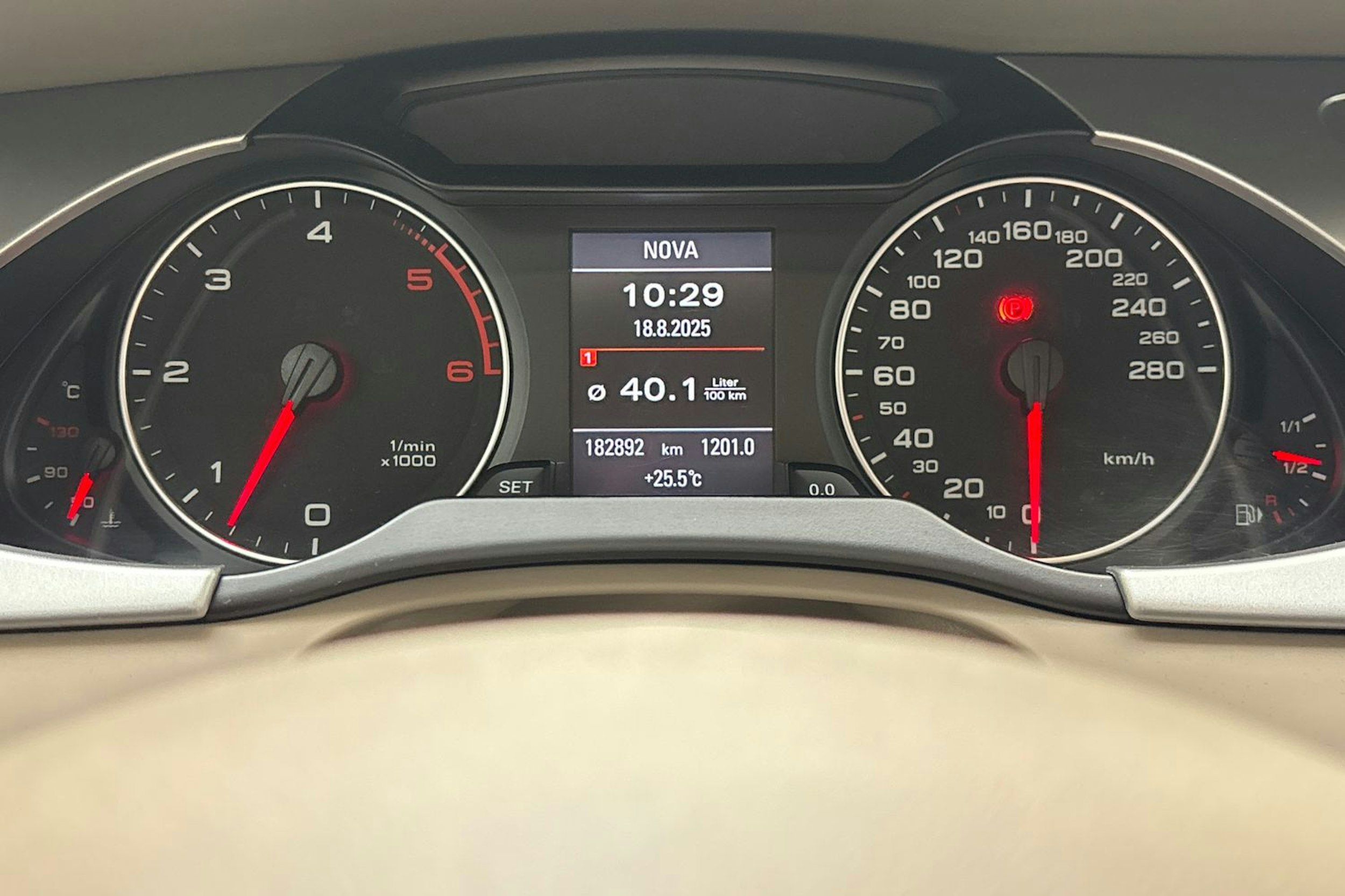 musta Audi A4 2011 kuva 20.