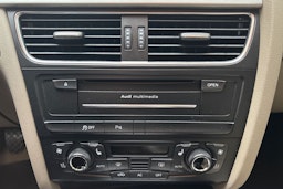 musta Audi A4 2011 kuva 24.
