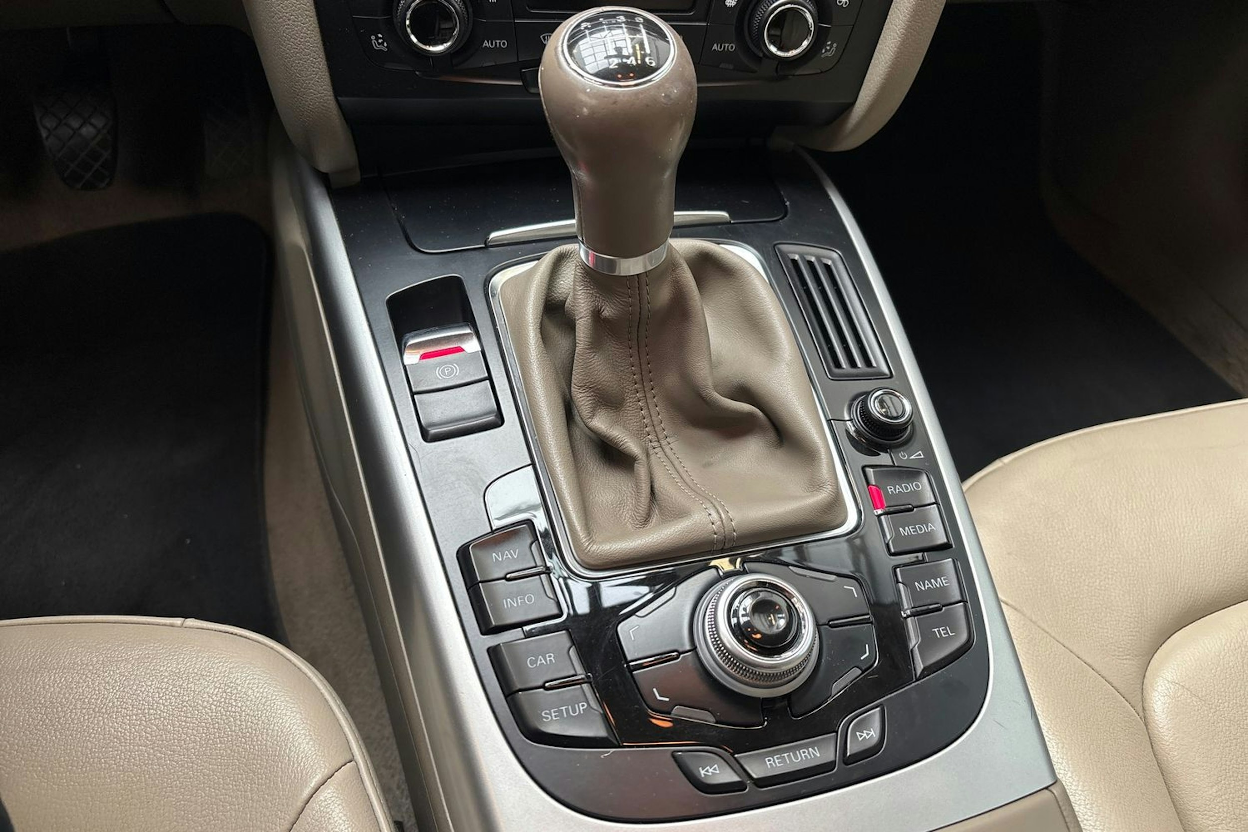 musta Audi A4 2011 kuva 25.