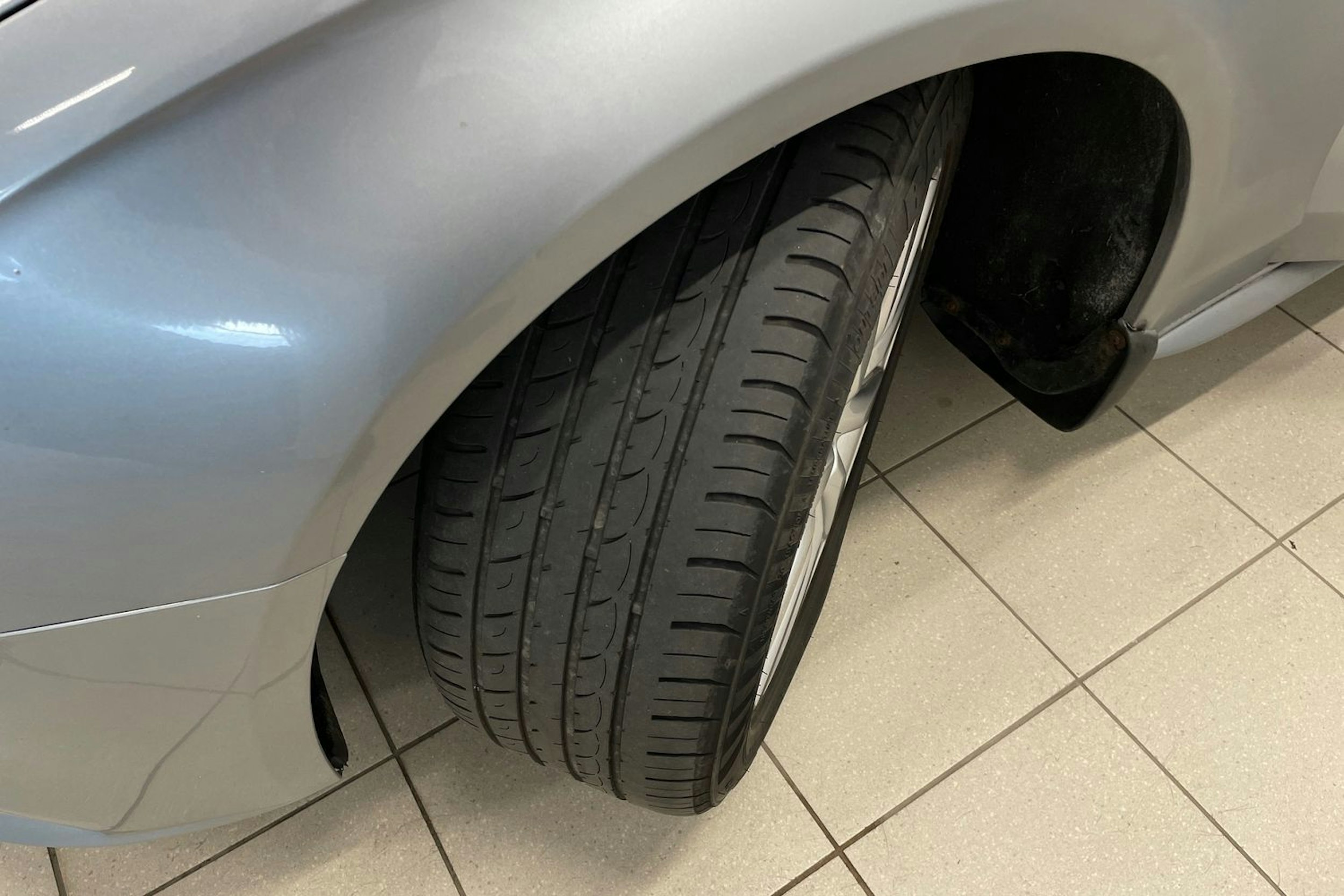 Harmaa Audi A4 2011 kuva 13.