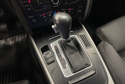 Harmaa Audi A4 2011 kuva 15.