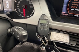 Harmaa Audi A4 2011 kuva 16.
