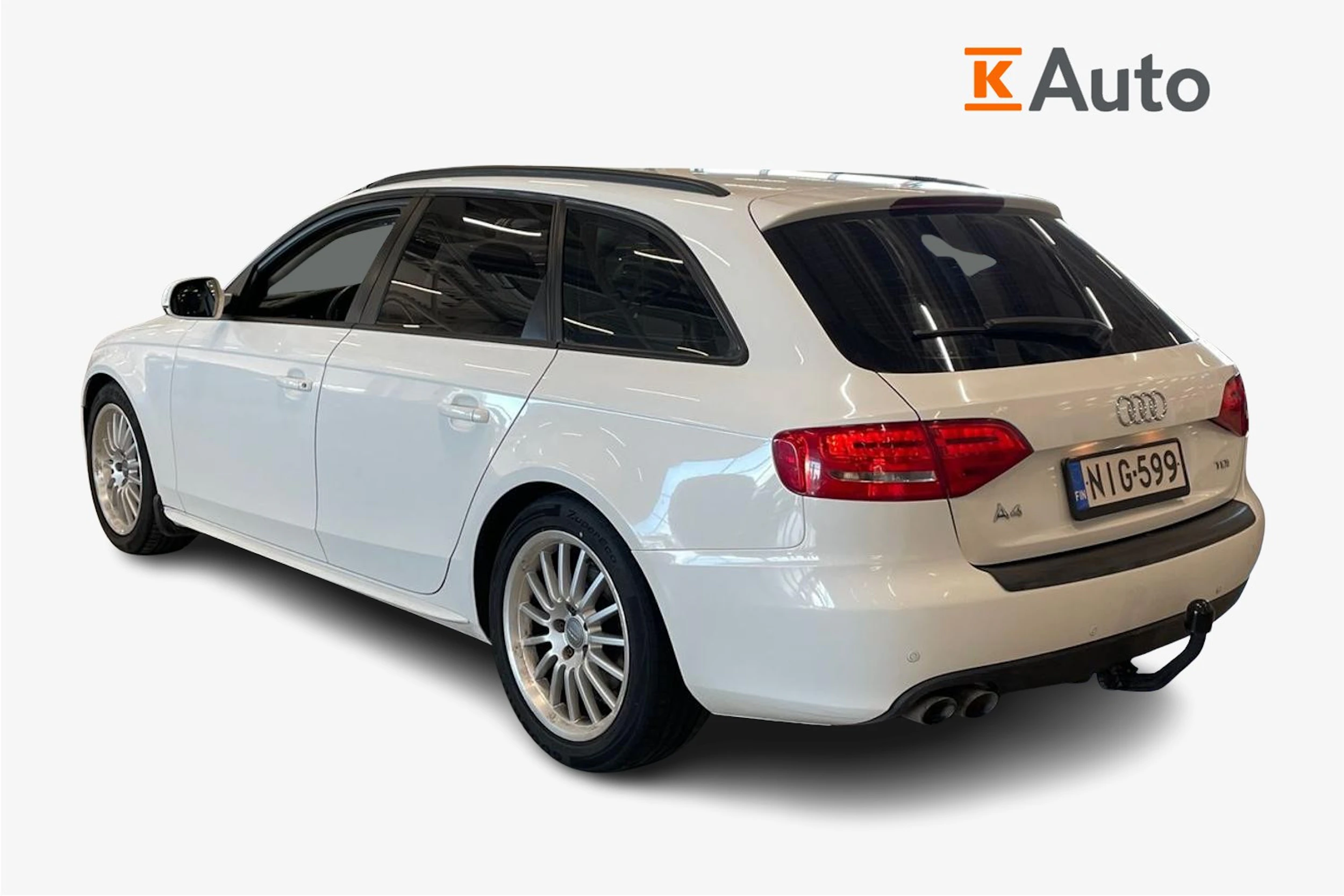 valkoinen Audi A4 2011 kuva 2.