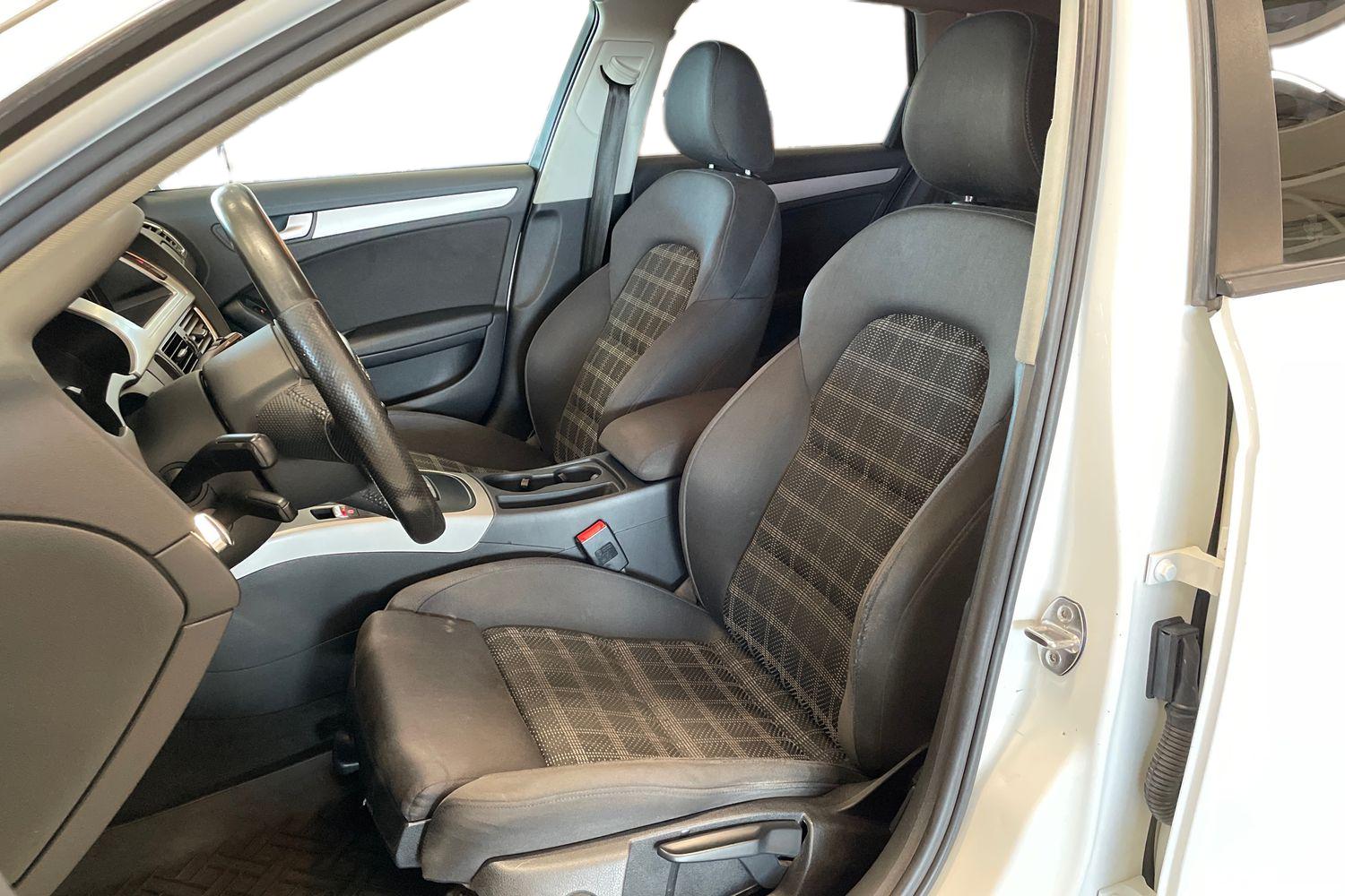 Audi A4 2011, bild 6/27