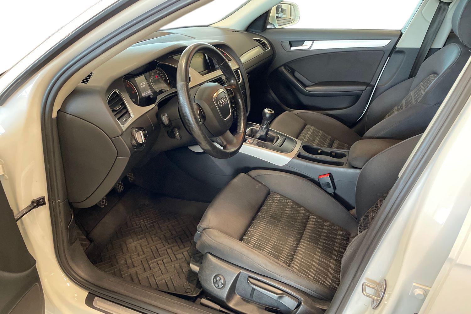 Audi A4 2011, bild 7/27