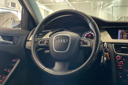 valkoinen Audi A4 2011 kuva 12.