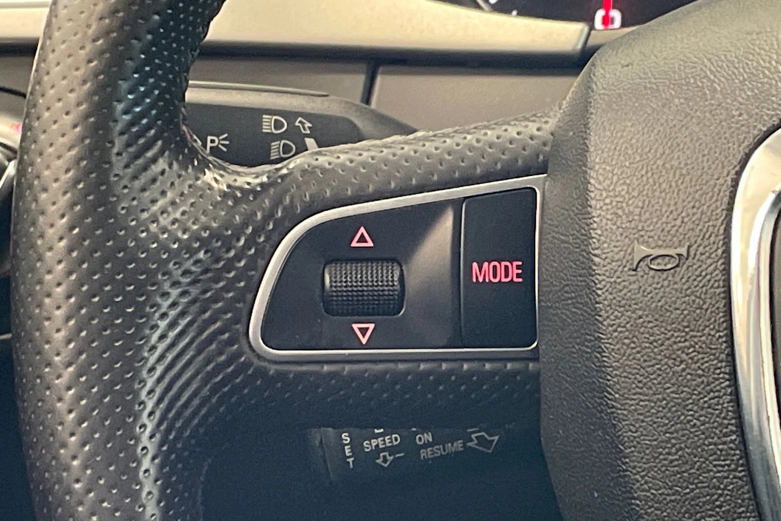 valkoinen Audi A4 2011 kuva 14.