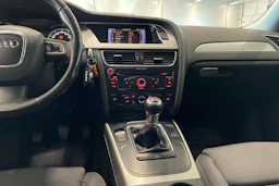valkoinen Audi A4 2011 kuva 18.