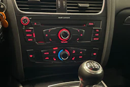 valkoinen Audi A4 2011 kuva 20.