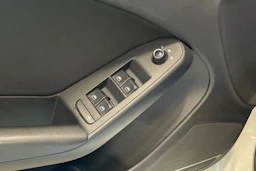 valkoinen Audi A4 2011 kuva 23.