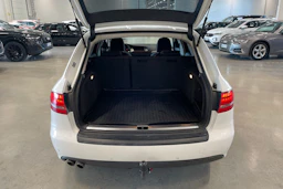 valkoinen Audi A4 2011 kuva 24.
