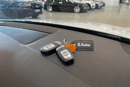 valkoinen Audi A4 2011 kuva 27.