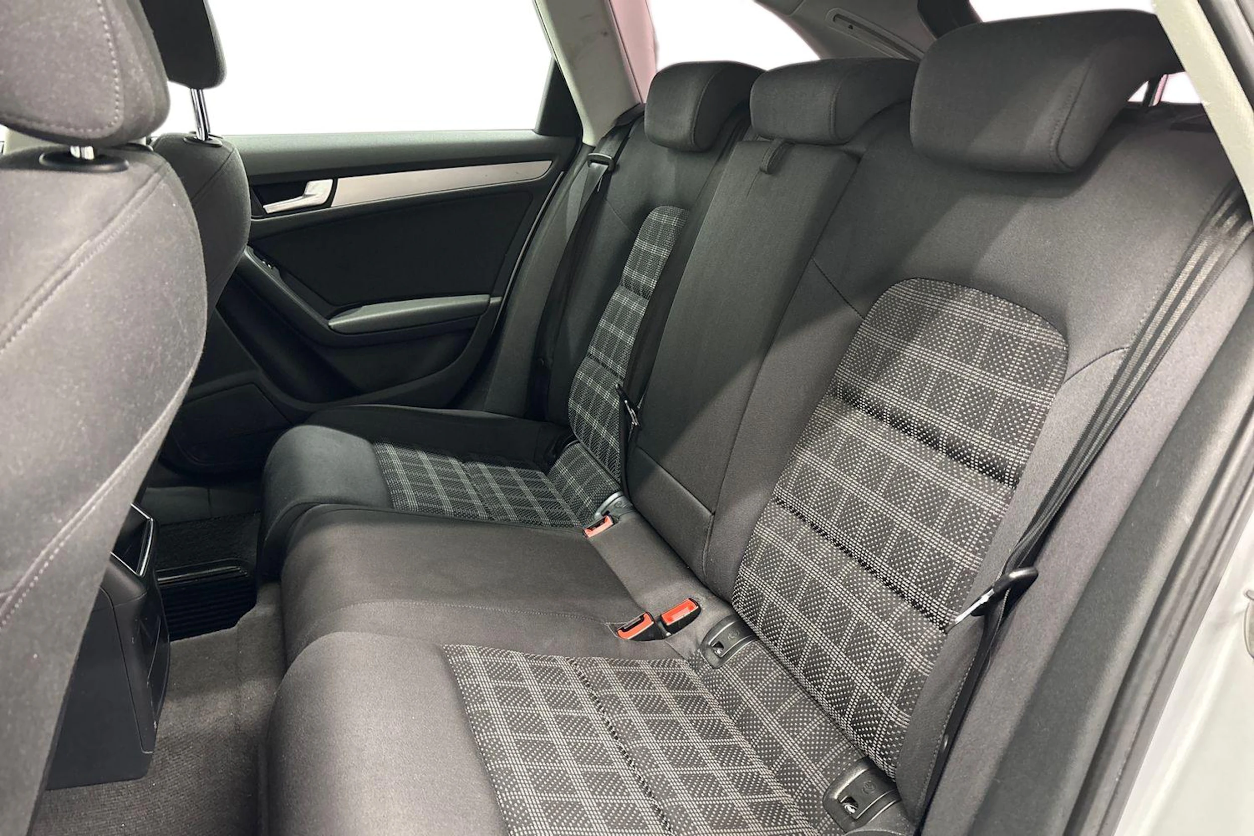 hopea Audi A4 2011 kuva 8.